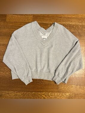Aerie Gray V-Neck Cropped Sweatshirt. Size medium. Great condition.